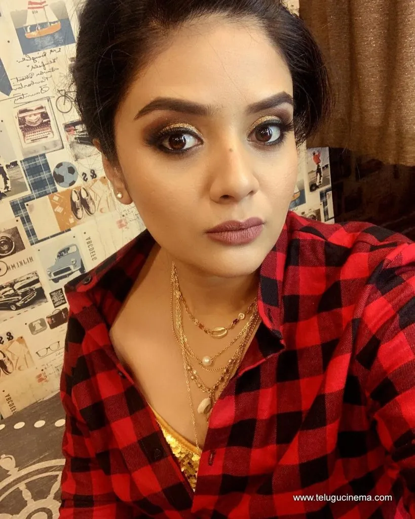 Sreemukhi Stills 19082100005