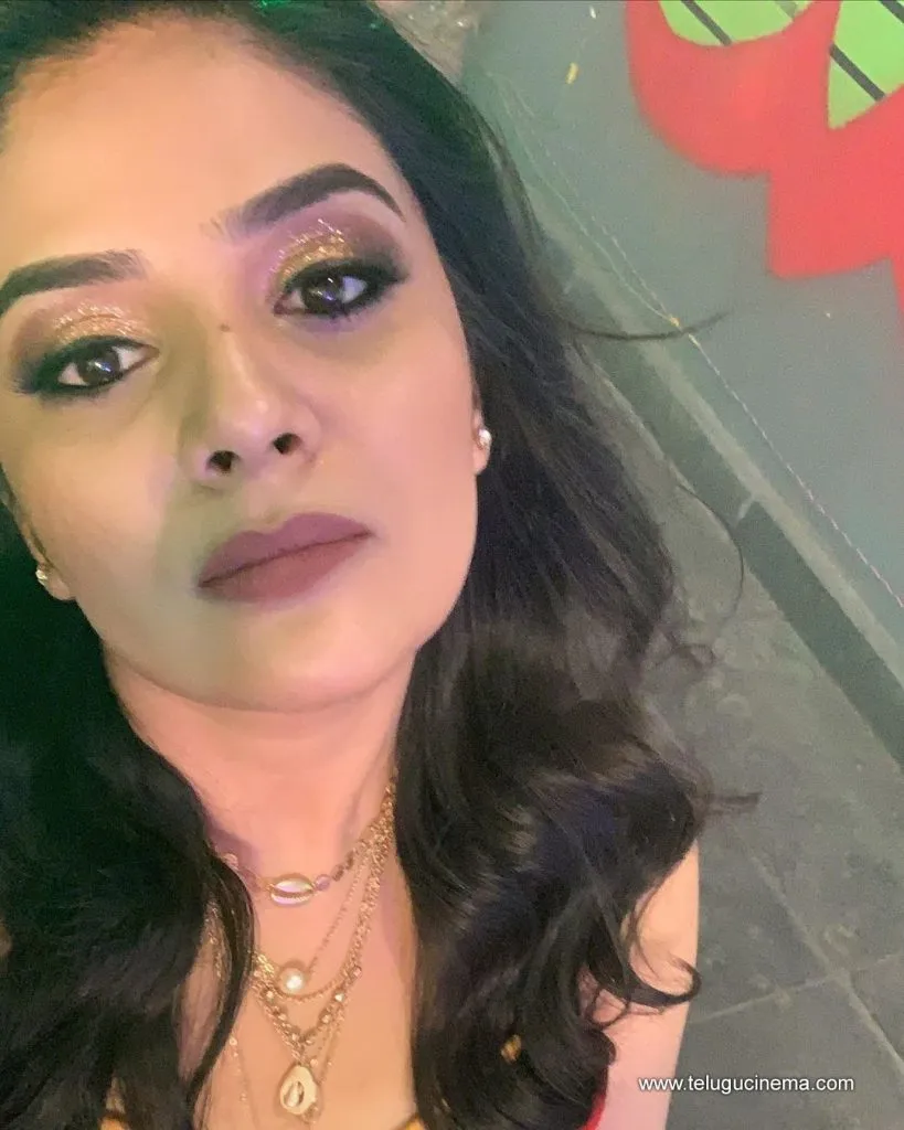 Sreemukhi Stills 19082100007