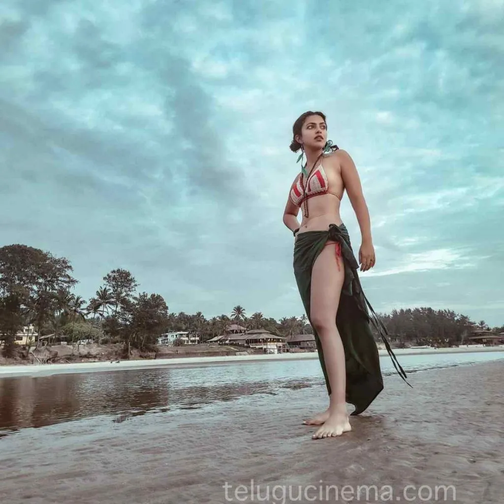 Amala Paul Beach Sep261