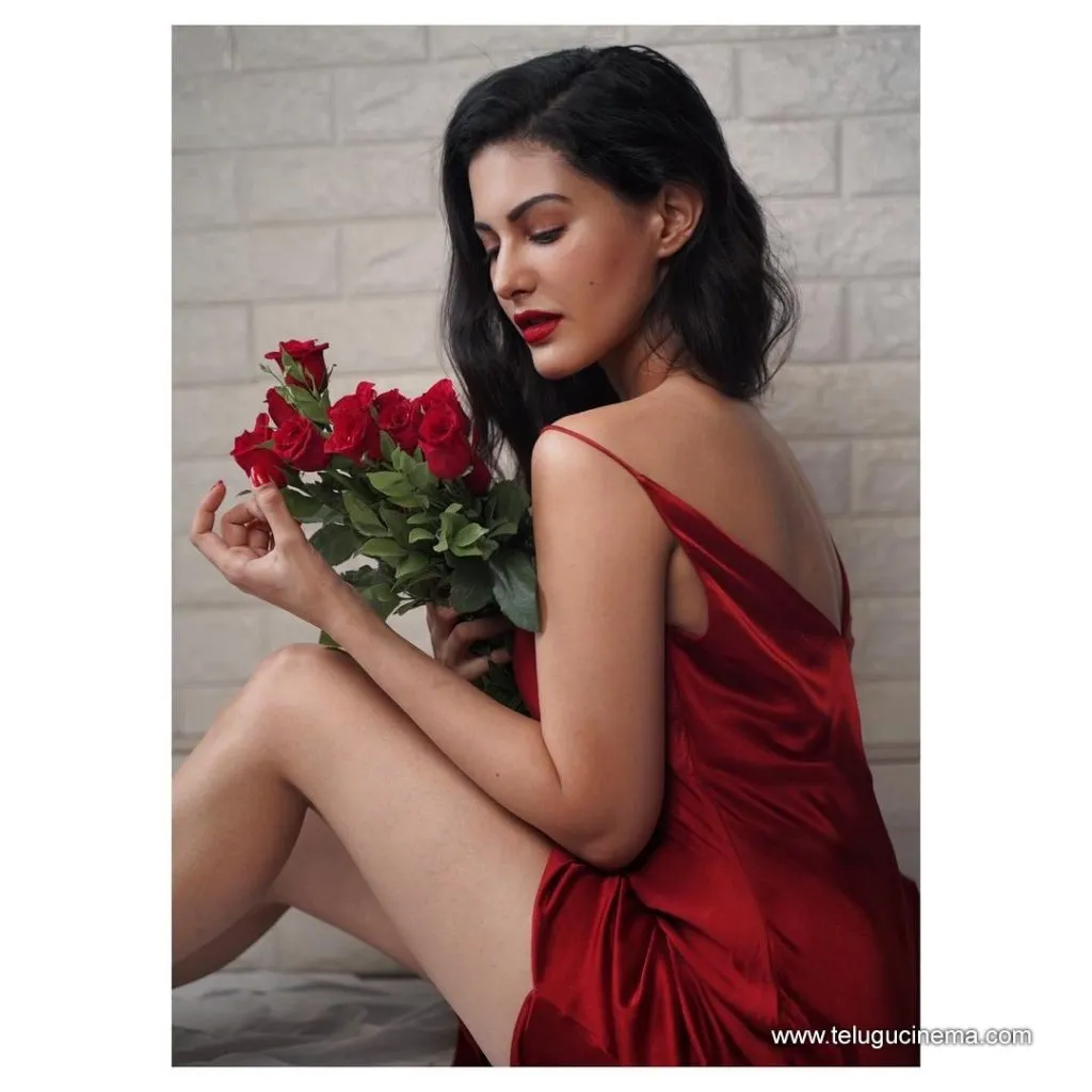 Amyra Stills 14092100001