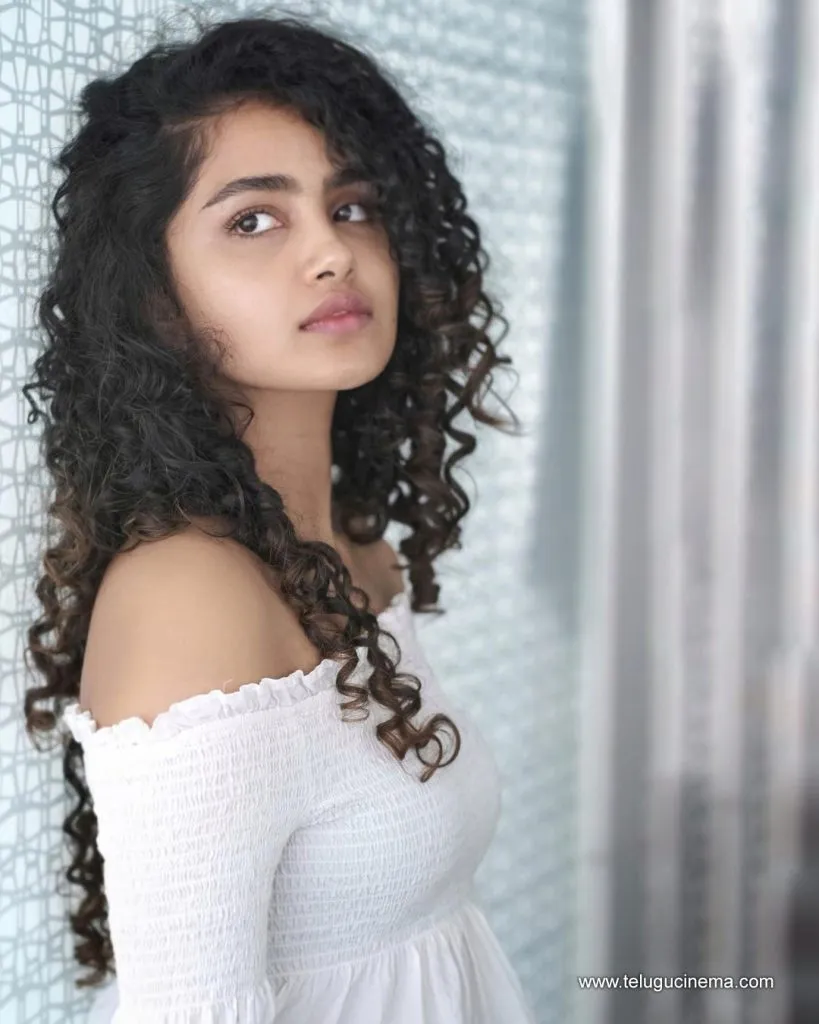 Anupamaparameshwaran Still 29092100002