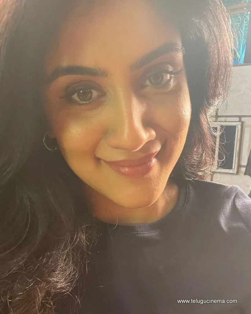 Dhanyabalakrishna Still 28092100001
