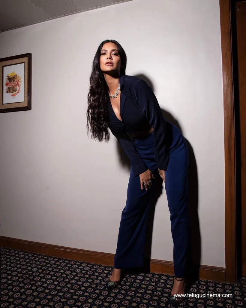 Eshagupta Stills 09092100003