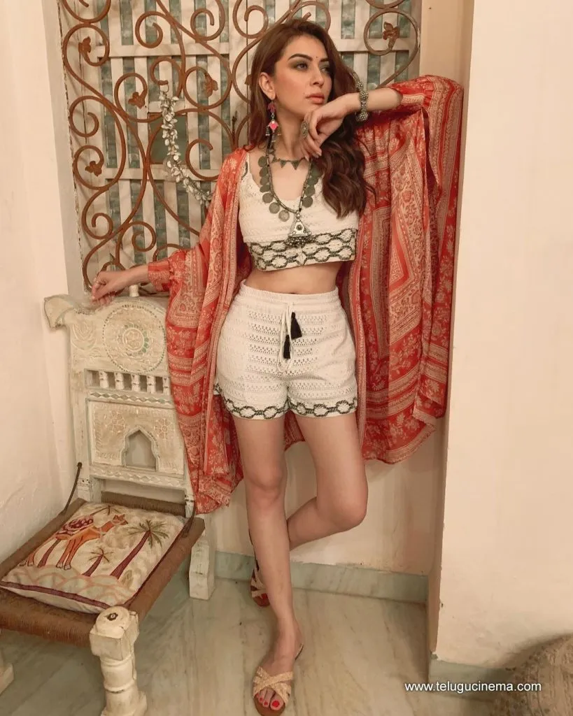 Hansika Still 27092100002 1
