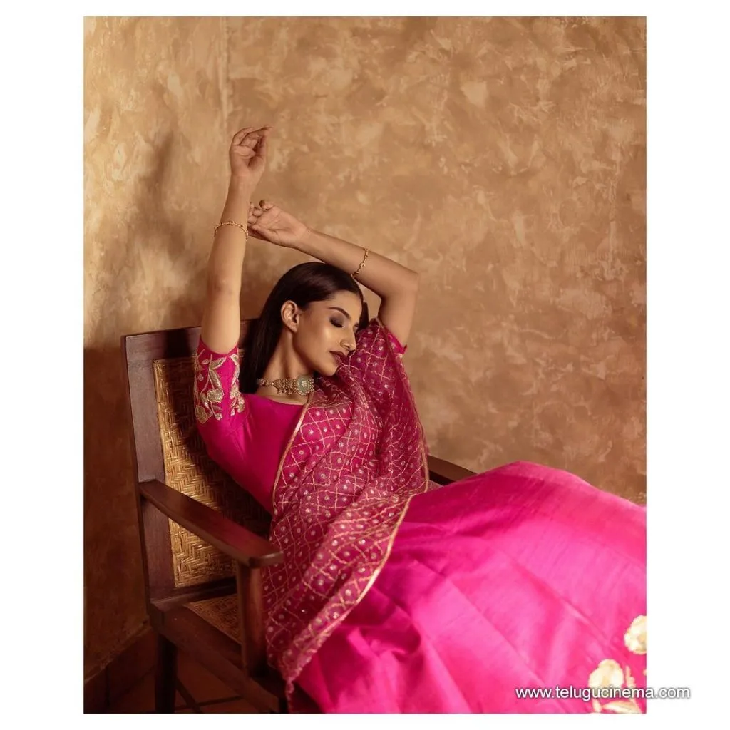 Minakshichaudary Still 27092100005