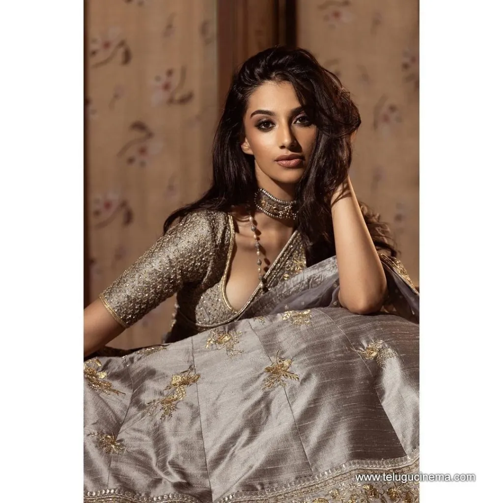 Minakshichaudary Still 27092100007
