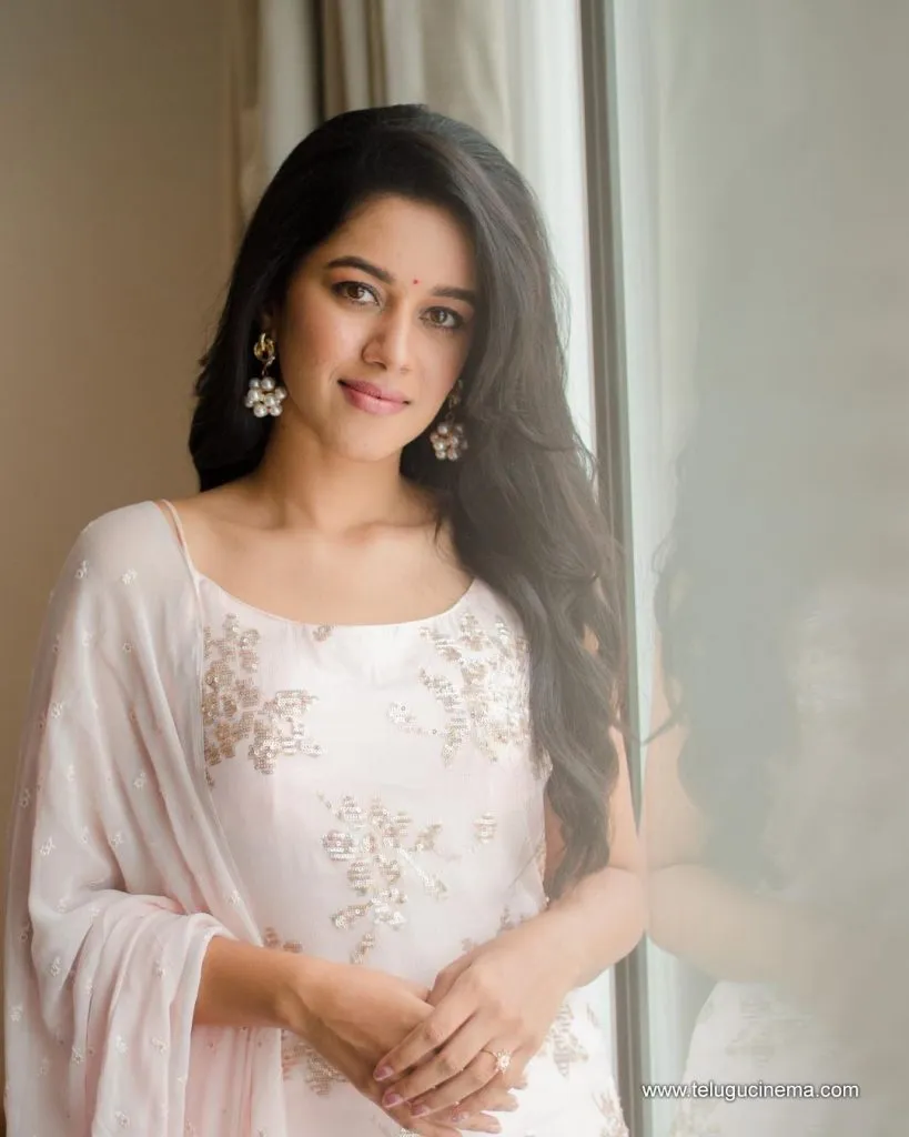 Mirnaliniravi Stills 07092100002