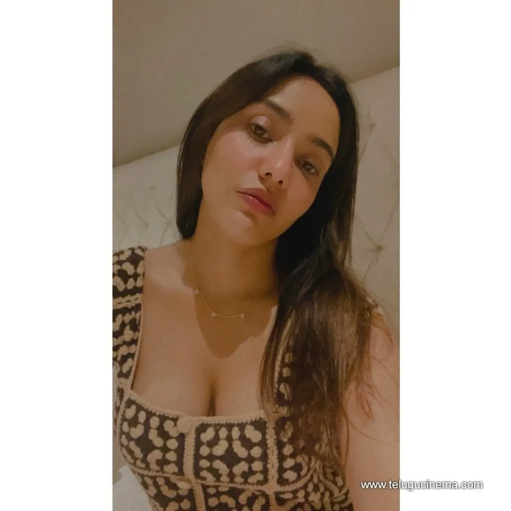 Nehasharma Stills 13092100003