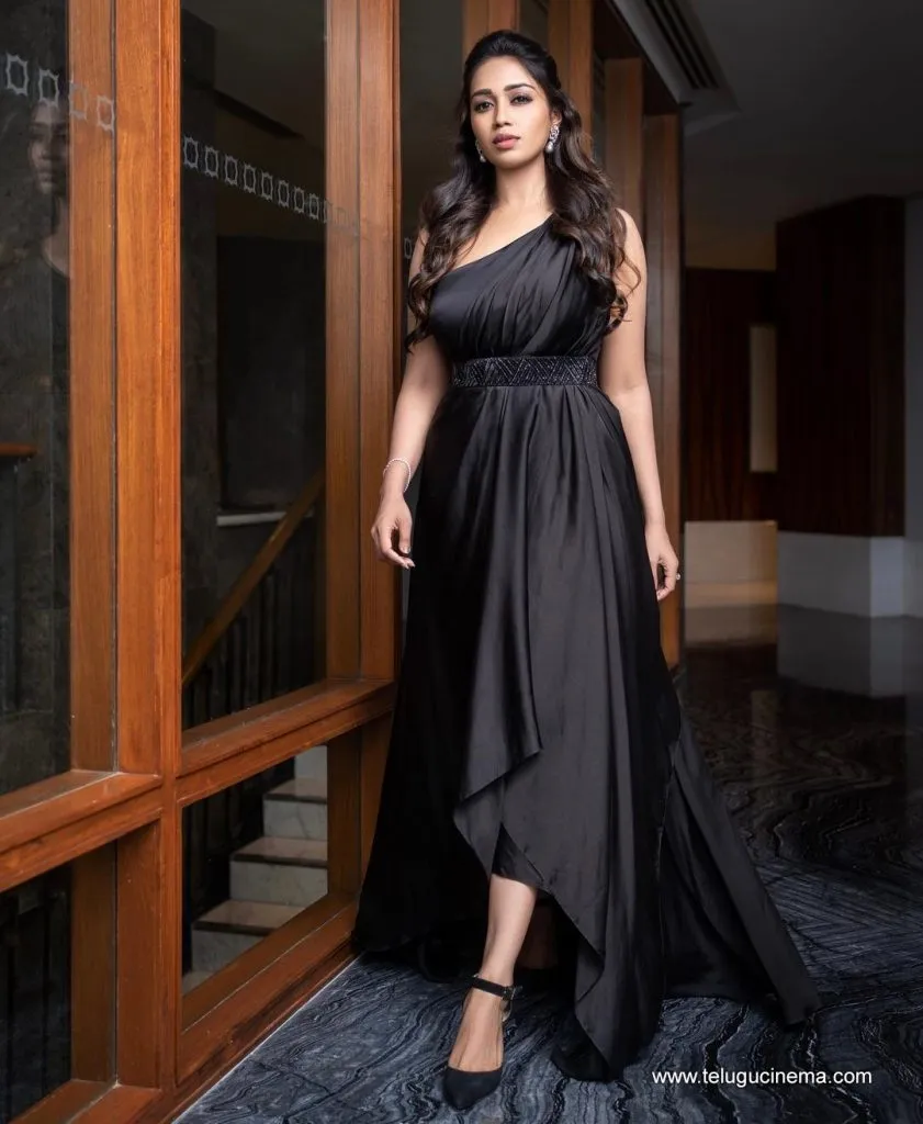 Nivethapethuraj Stills 16092100001