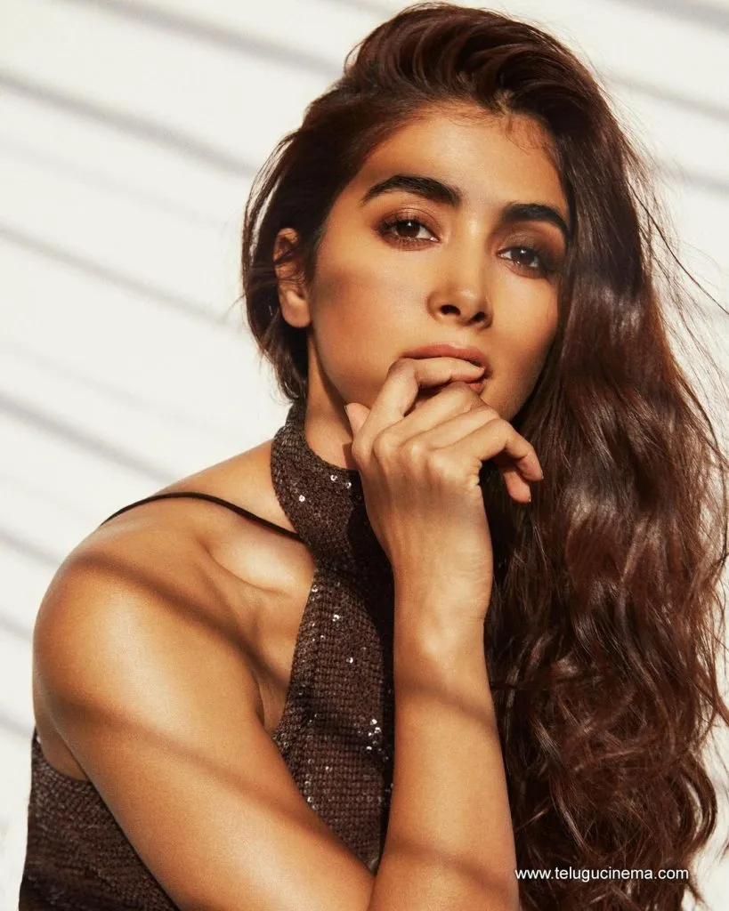 Poojahegde Stills 06092100003