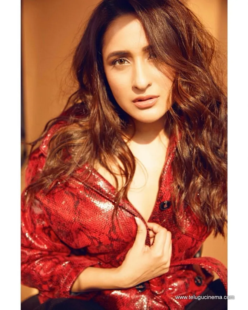 Pragyajaiswal Stilla 27092100002