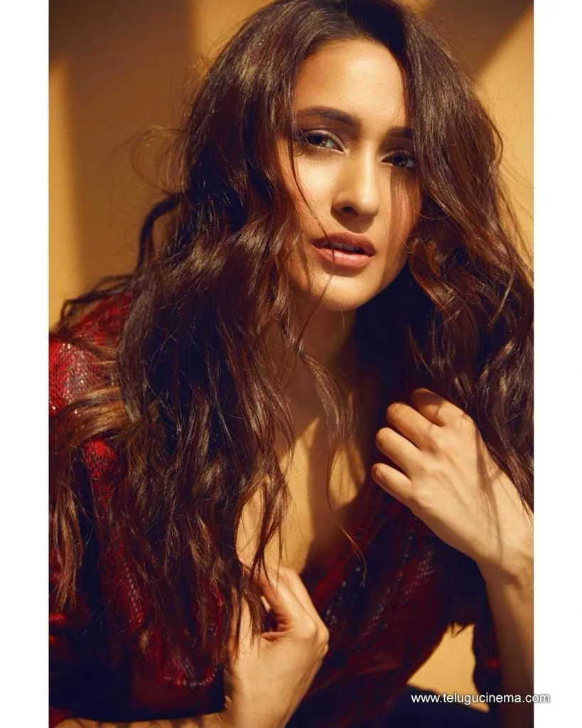 Pragyajaiswal Stilla 27092100003