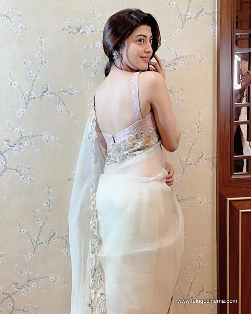 Pranitha Stilla 16092100001