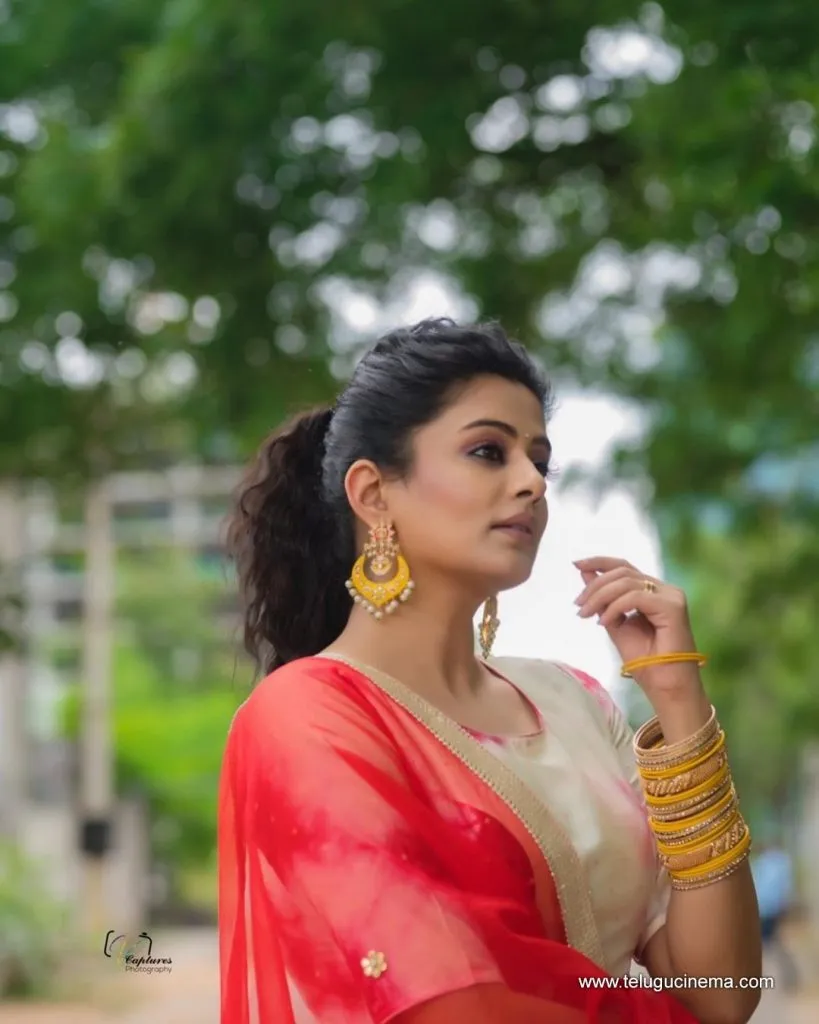 Priyamani Stilla 22092100002