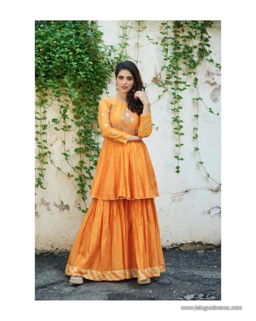 Priyanka Stilla 16092100002