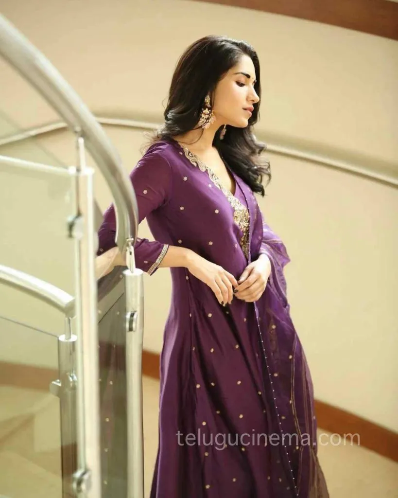 Ruhani Sharma Sep263