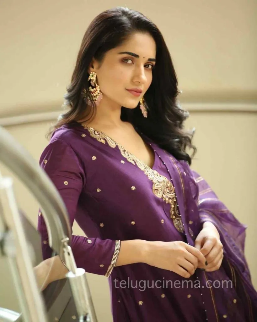 Ruhani Sharma Sep264