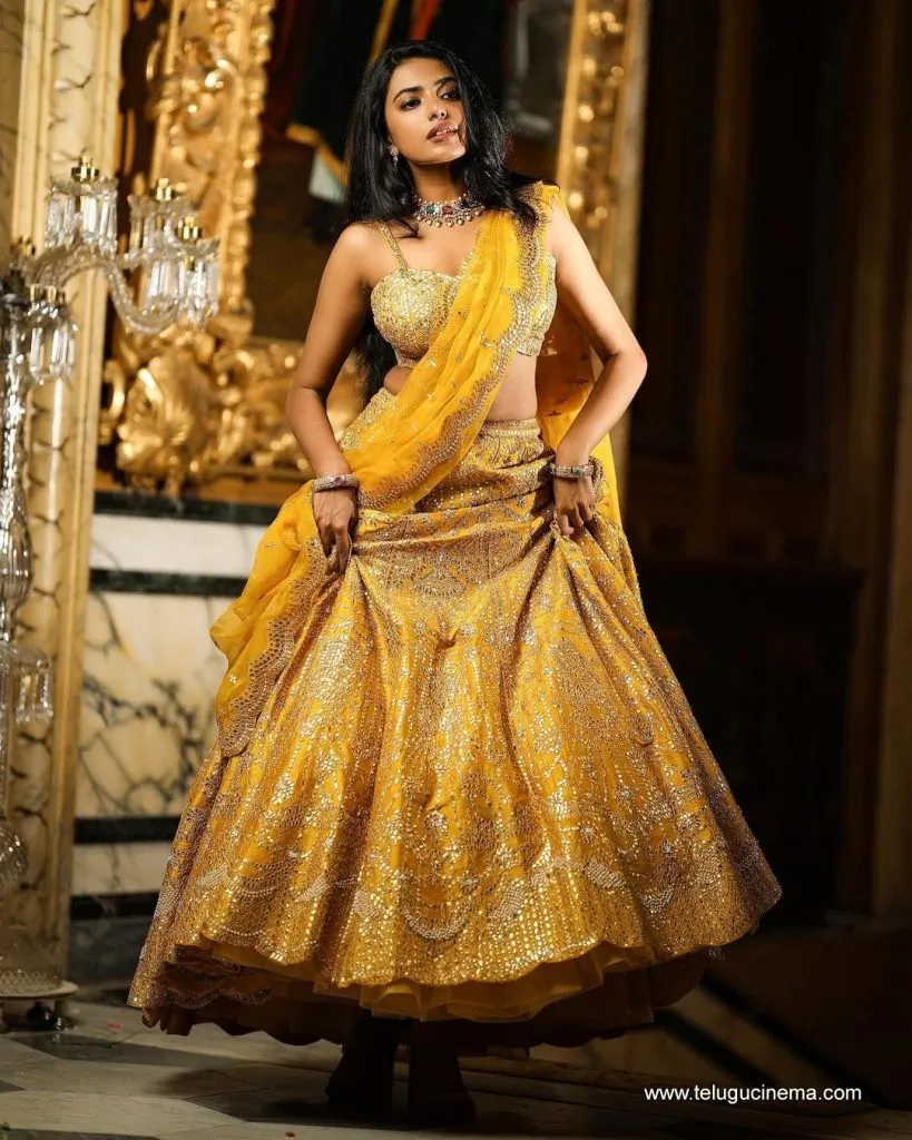 Shivani Stills 09092100005