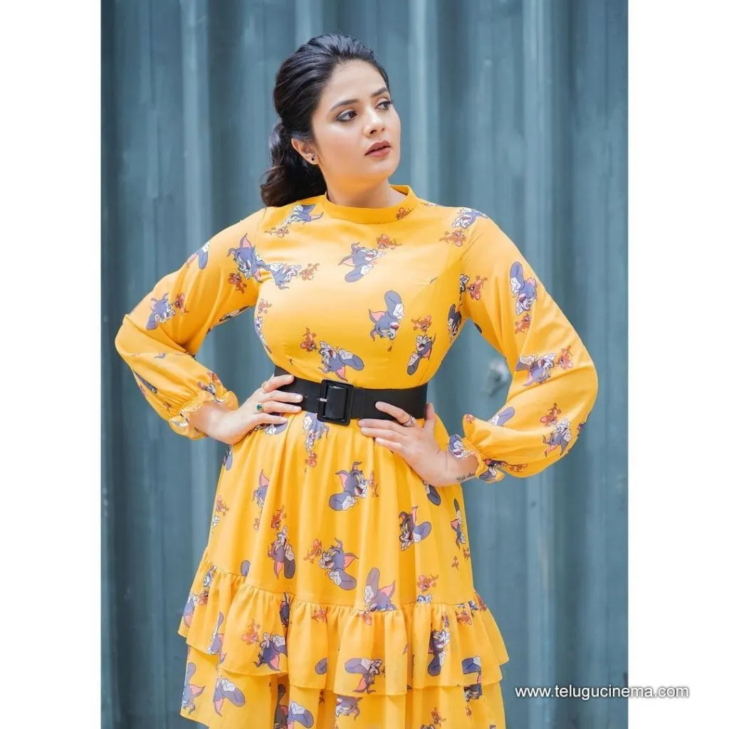 Sreemukhi Stilla 22092100004