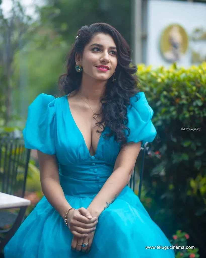 Vishnupriya Stills 07092100001