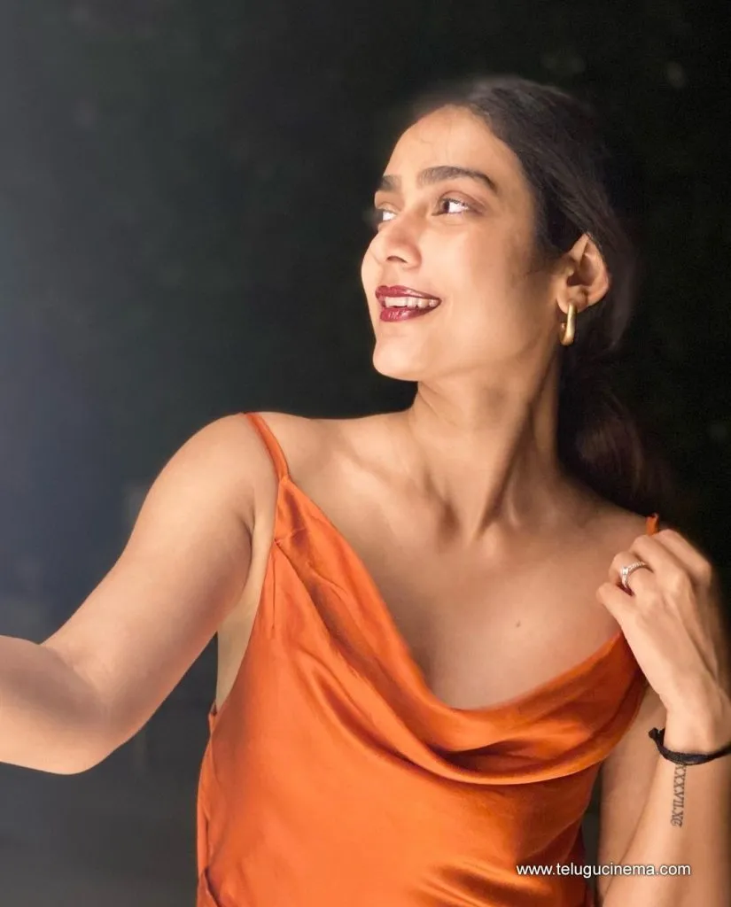 Aakansha Stills 23102100001