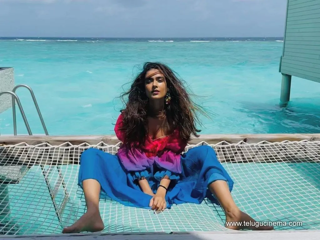 Akansha Stills 19102100002