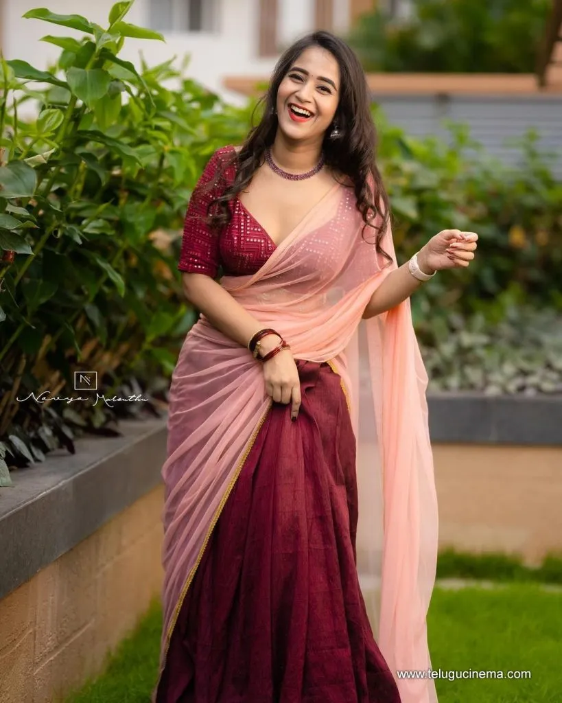 Deepthisunaina Stills 16102100002