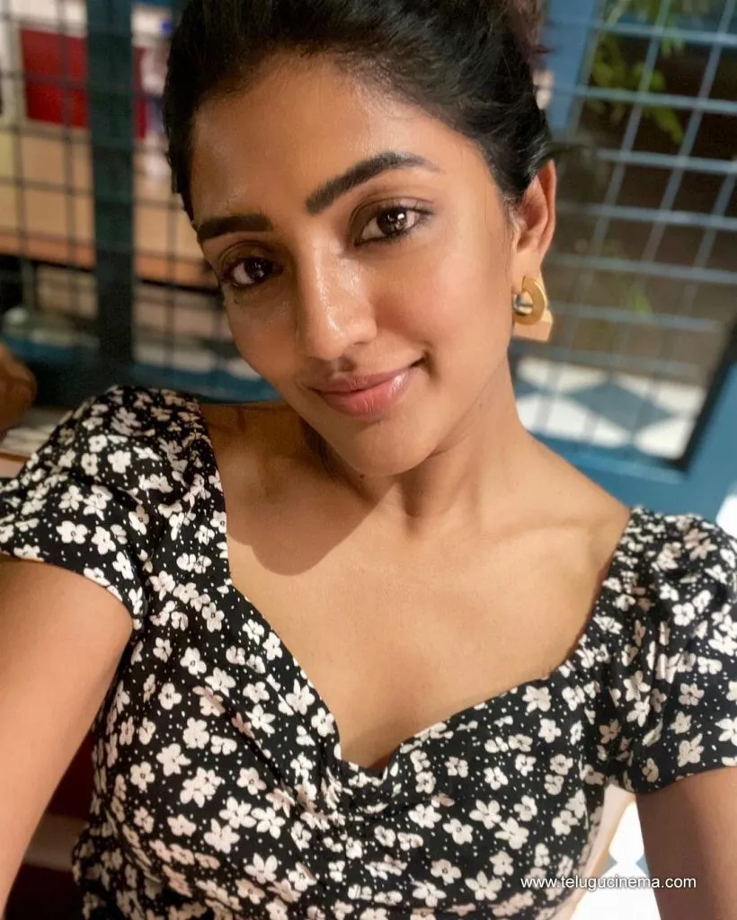 Eesharebbha Stills 27102100005