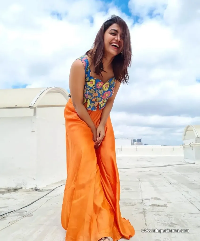 Harika Stills 02102100002
