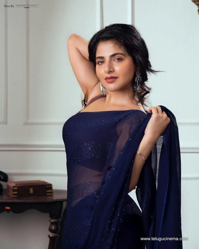 Iswarya Stills 25102100002 1