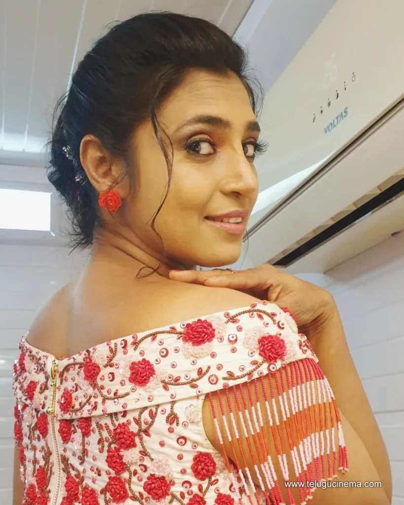 Kasthuri Stills 01102100005