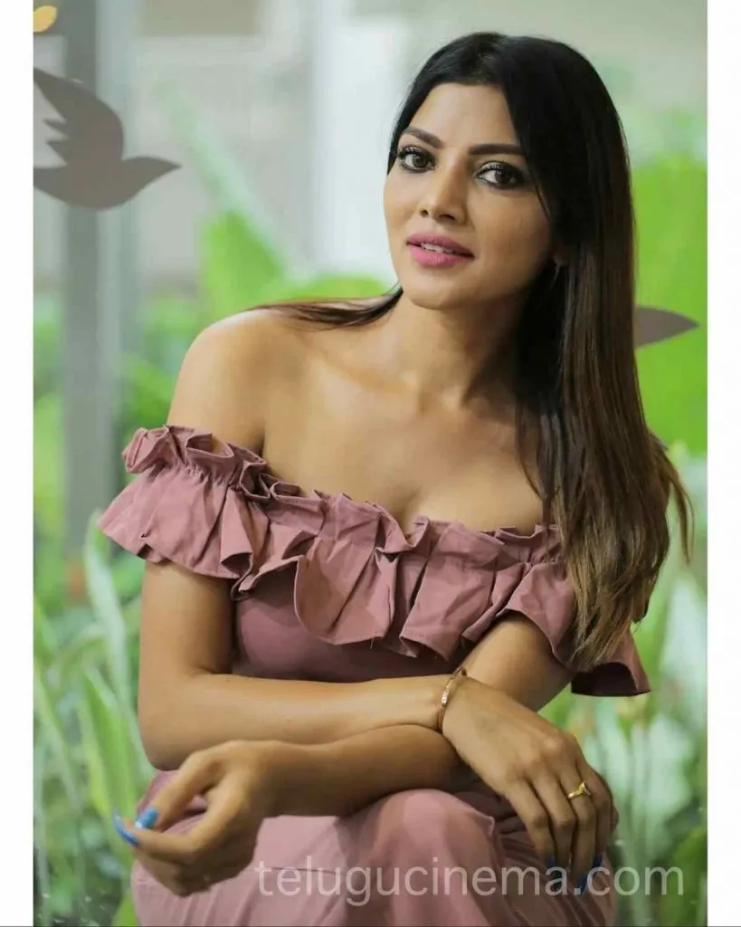 Lahari Sheroct241