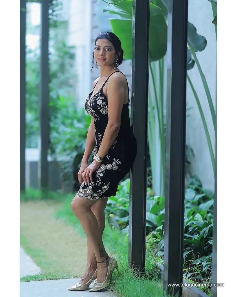 Lahari Stills 12102100001
