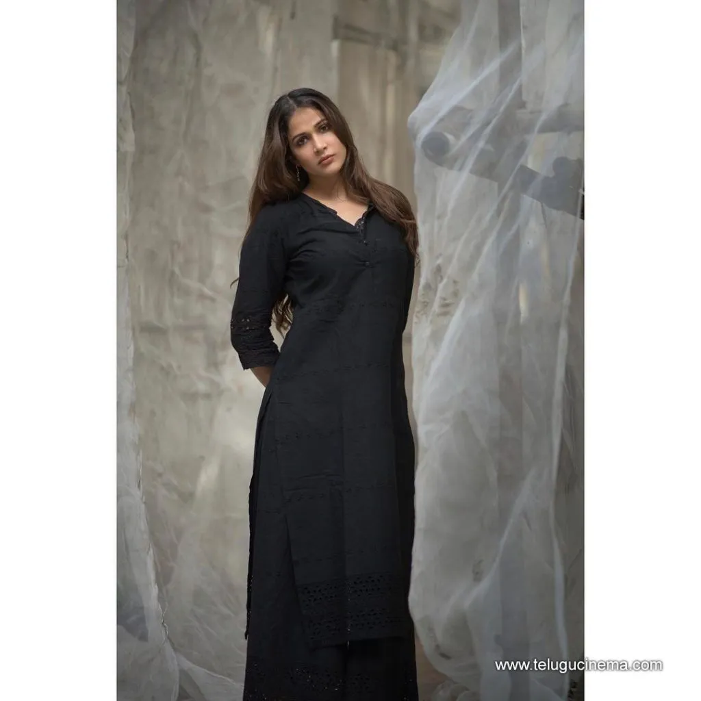 Lavanya Stills 17102100002