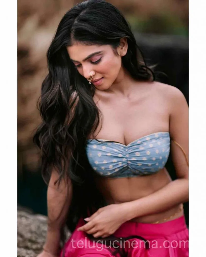 Malavika Mohanan Oct6n1
