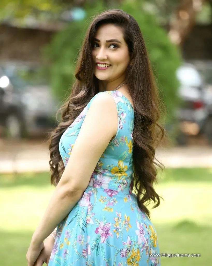 Manjusha Stills 08102100007