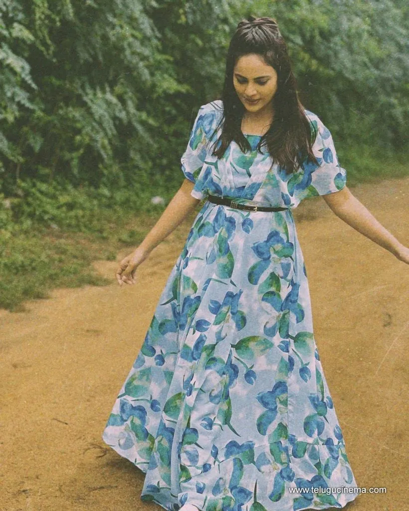 Nanditha Stills 18102100005