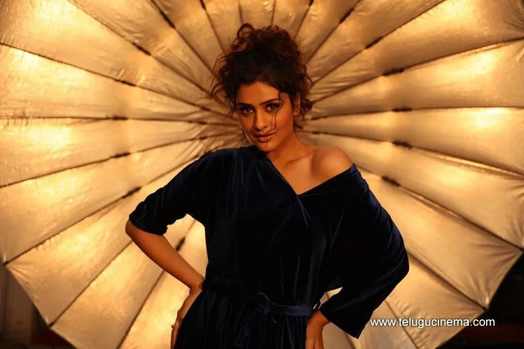 Paayal Stills 01102100002