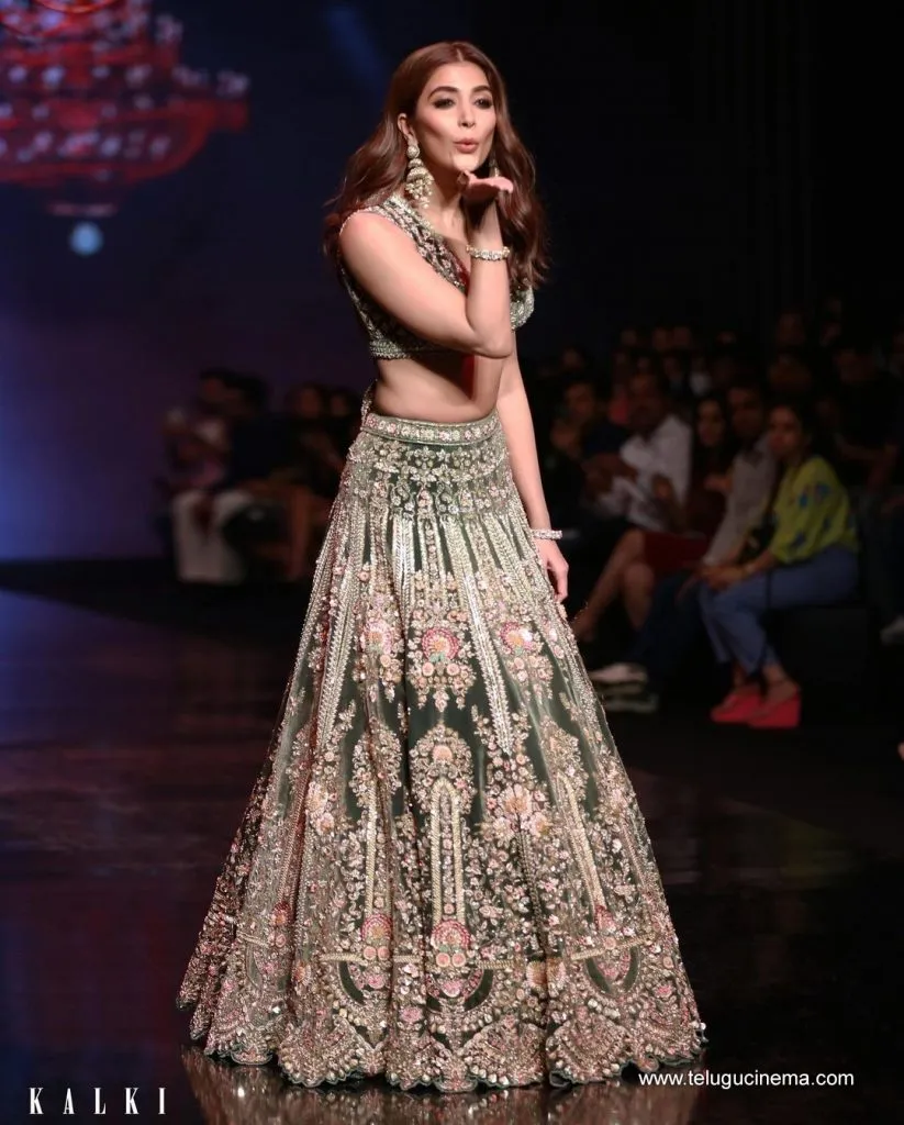 Poojahegde Stills 18102100002