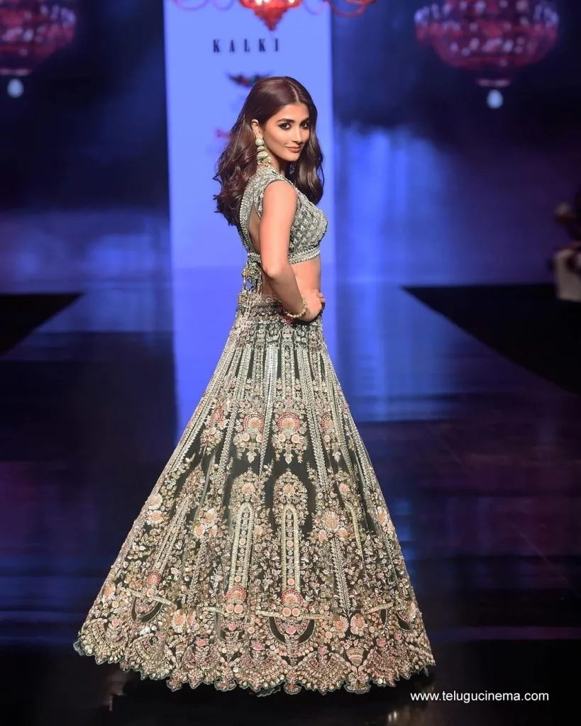 Poojahegde Stills 18102100003