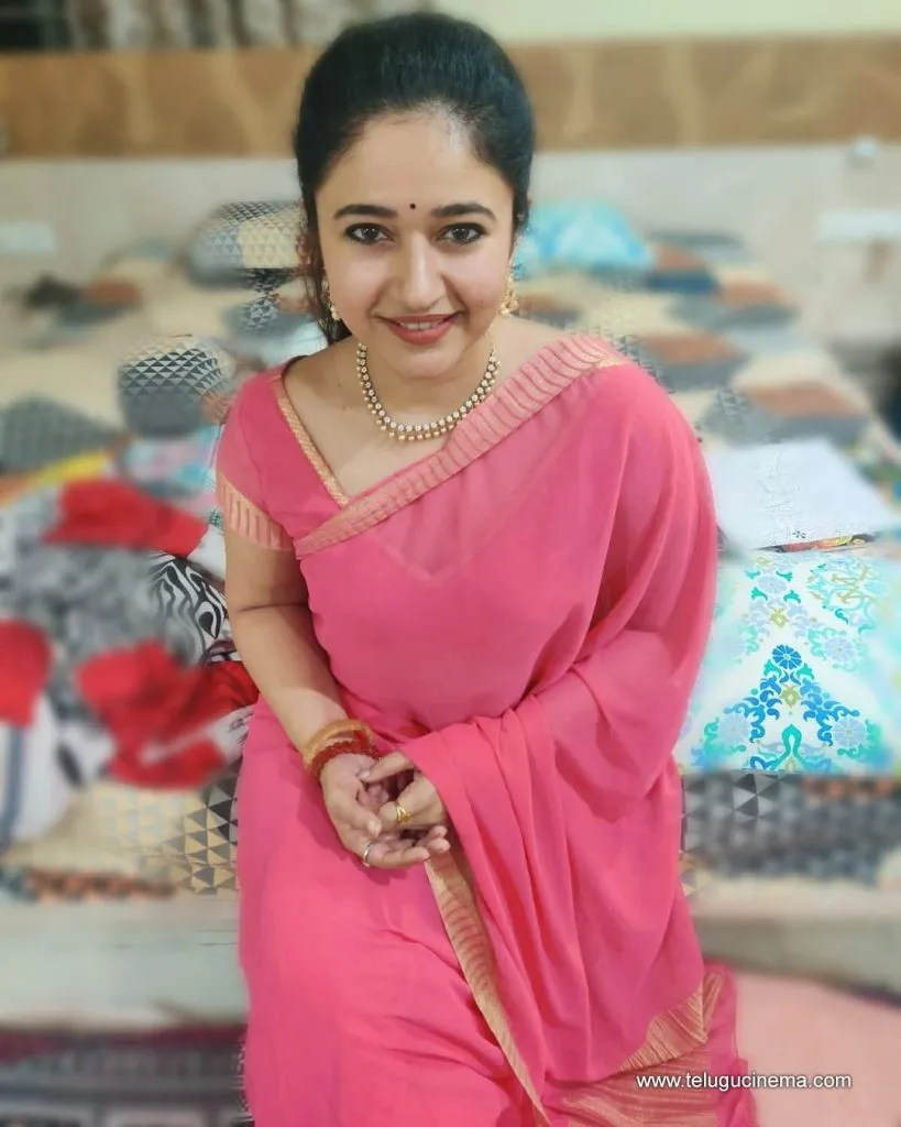Poonam Stills 16102100003