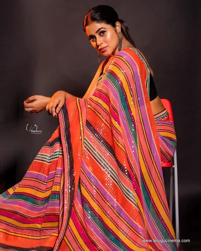 Poorna Stills 17102100002