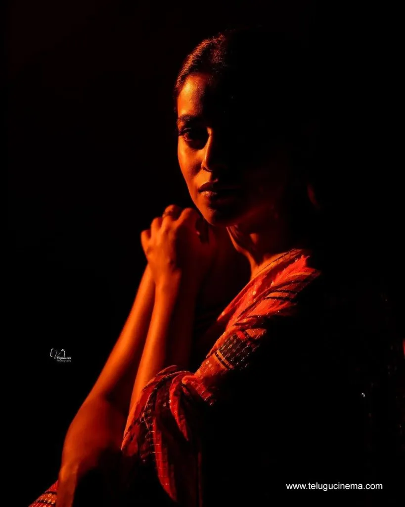 Poorna Stills 17102100003