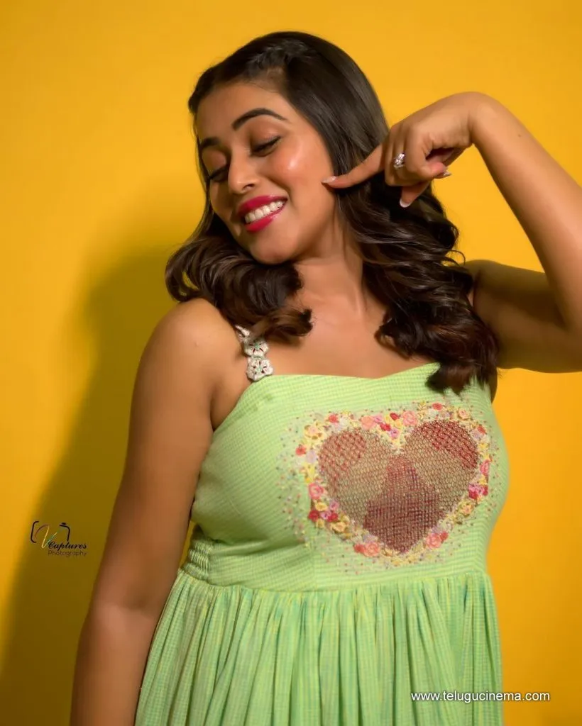 Poorna Stills 29102100010