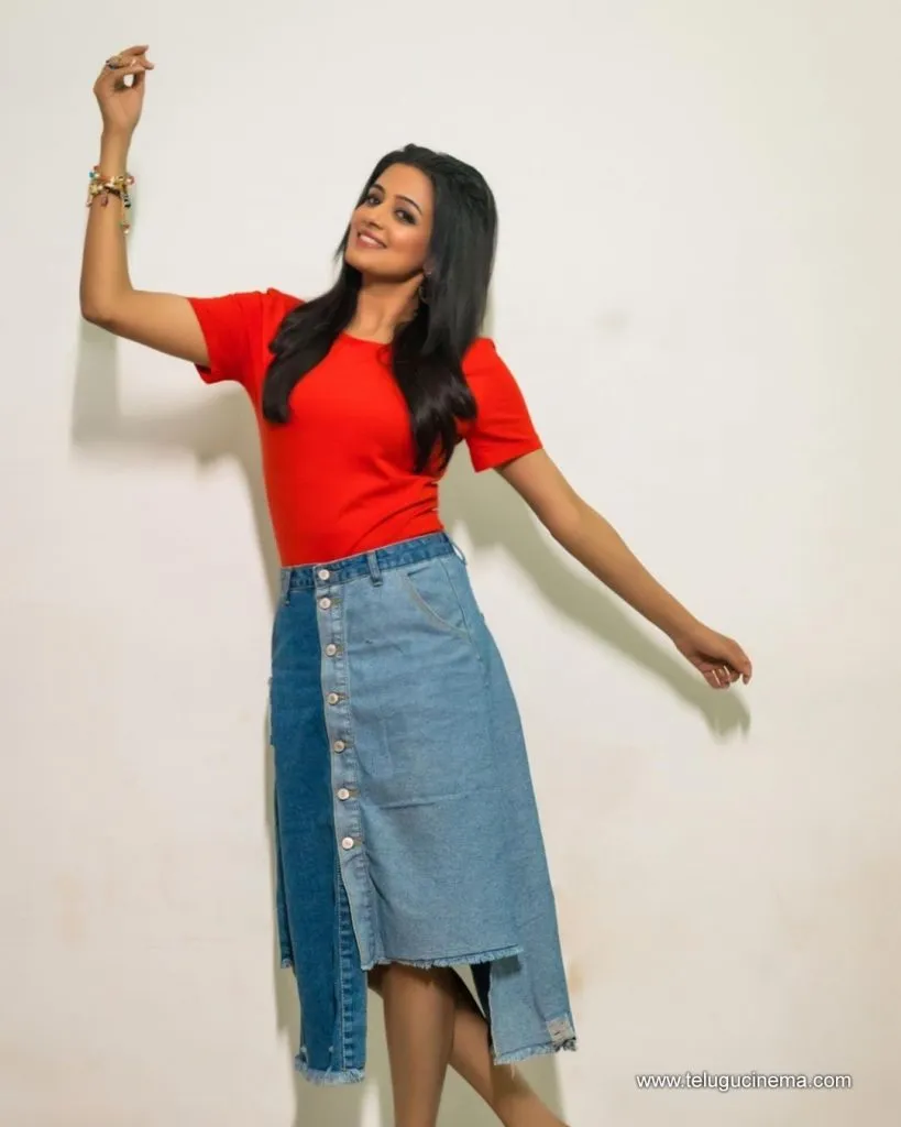 Priyamani Stills 21102100001
