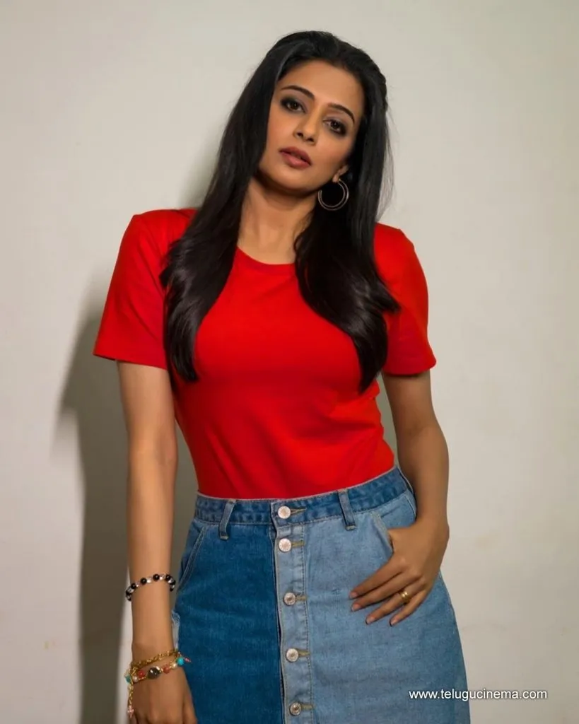Priyamani Stills 21102100007