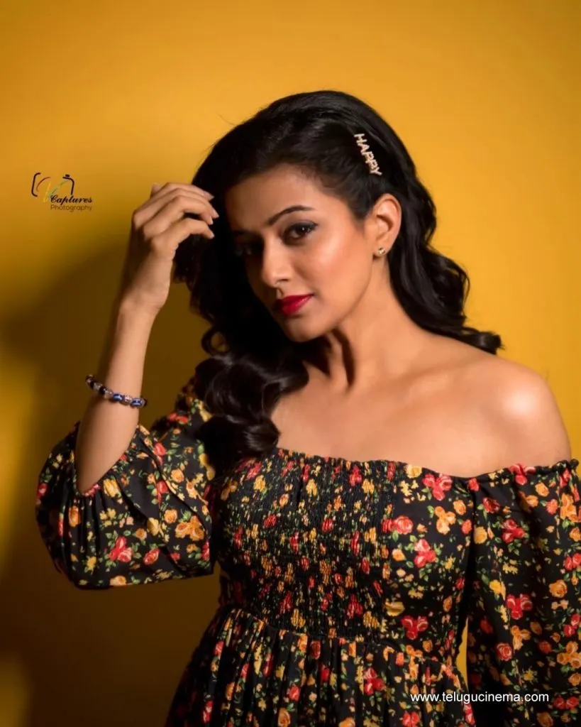 Priyamni Stills 27102100003