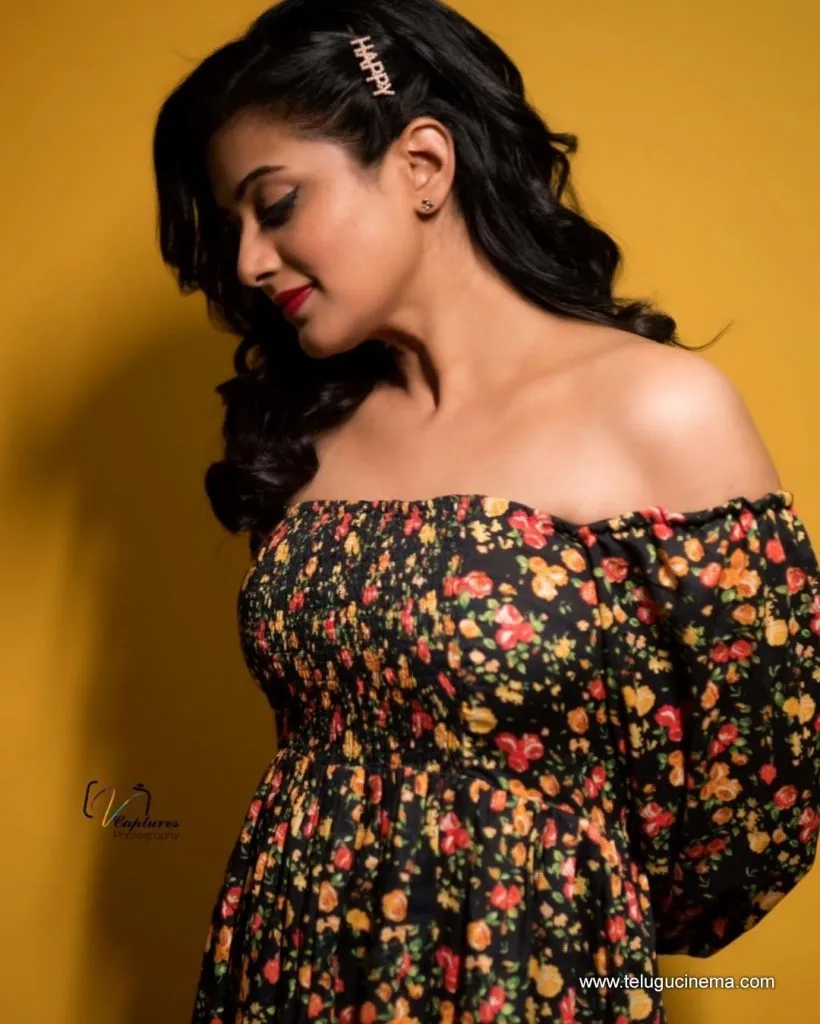 Priyamni Stills 27102100008