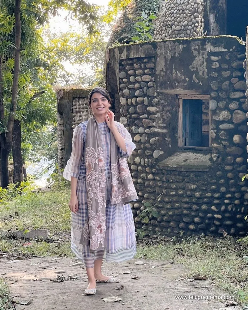 Samantha Stills 23102100001