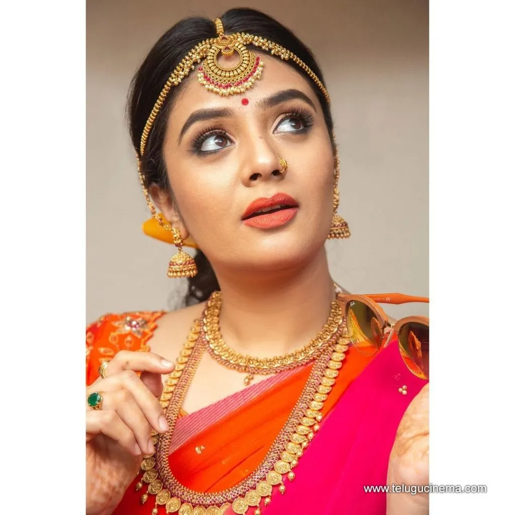 Sreemukhi Stills 05102100004